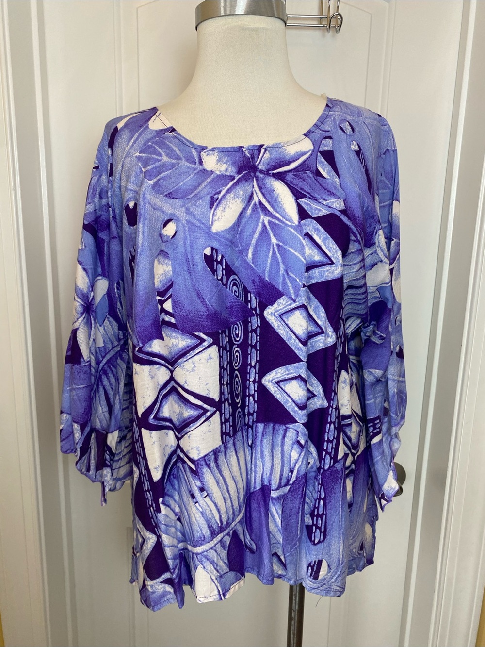 Hula Bay Hawaiian Style Batik Blouse Large Purple Butterfly Sleeve
